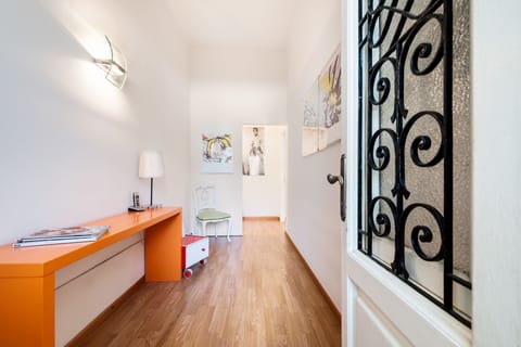 Premium bedding, desk, iron/ironing board, free cribs/infant beds