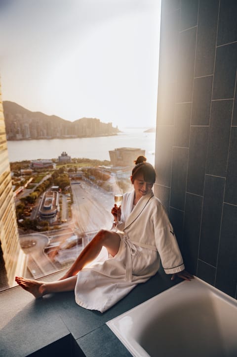 Cool Corner Room, Room, 1 King Bed, Harbor View, Corner | Bathroom | Separate tub and shower, designer toiletries, hair dryer, bathrobes
