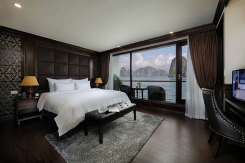 Minibar, in-room safe, desk, soundproofing