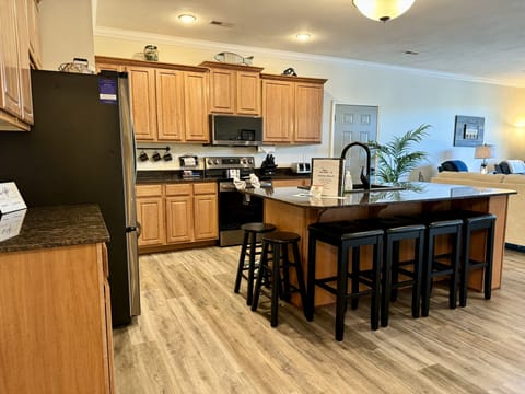 Condo, 3 Bedrooms | Private kitchen | Fridge, microwave, oven, dishwasher