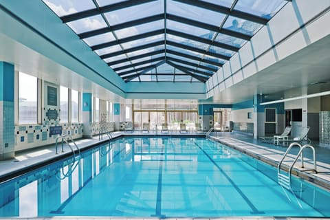 Indoor pool, sun loungers