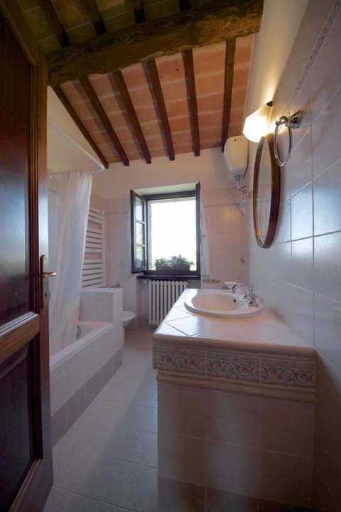 Deluxe Apartment, 2 Bedrooms, Private Bathroom, Garden Area | Bathroom | Hair dryer, bidet, towels, soap