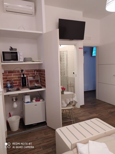 Room Arco Traiano - Street Guglielmo Oberdan 134 | Frette Italian sheets, premium bedding, down comforters