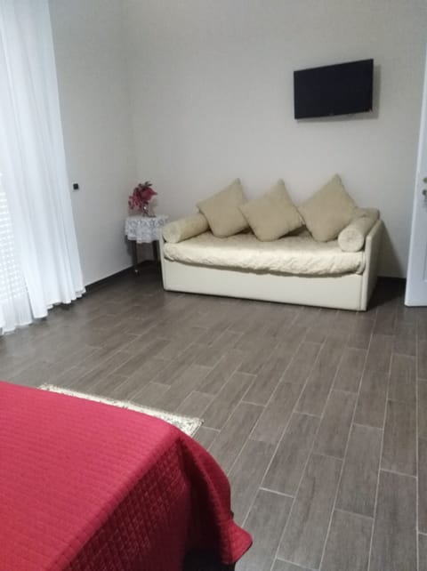 Room San Sabino - Street Ettore Carafa 11 | Frette Italian sheets, premium bedding, down comforters