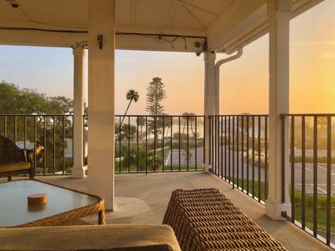 Panoramic Penthouse, River View | Terrace/patio