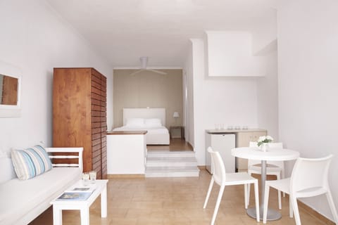 Junior Suite, Sea View | Hypo-allergenic bedding, blackout drapes, soundproofing