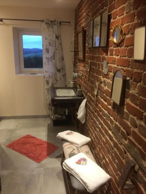 Comfort Double or Twin Room, Private Bathroom (Chambre NUIT) | Bathroom