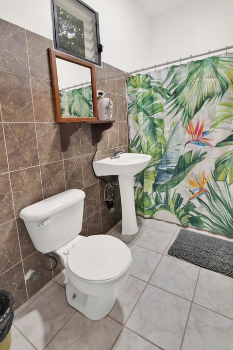 Standard Quadruple Room, 2 Double Beds | Bathroom | Shower, free toiletries, towels