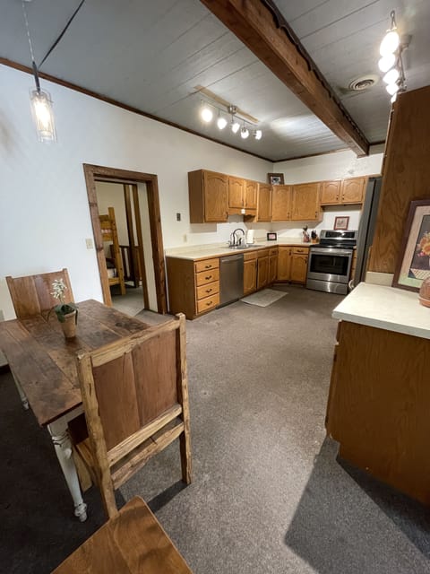 Family Apartment, 1 Bedroom, Kitchen | Private kitchen | Microwave, oven, stovetop, cookware/dishes/utensils