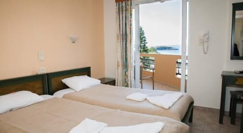 Studio, Sea View | Soundproofing, iron/ironing board, free WiFi, bed sheets