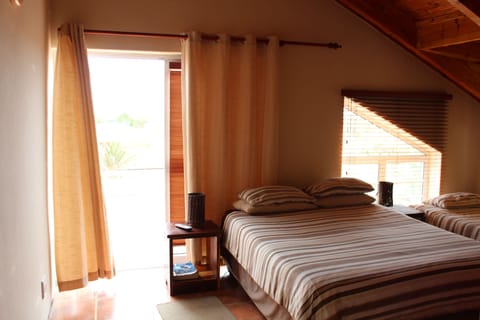 2 Bedroom Semi Self catering unit | Select Comfort beds, desk, laptop workspace, WiFi (free)