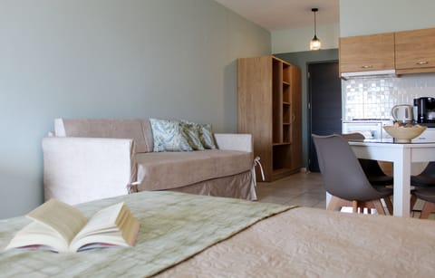 In-room safe, desk, laptop workspace, soundproofing