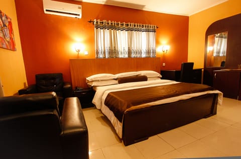 Executive Room | Desk