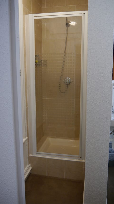 Standard Double Room | Bathroom | Free toiletries, hair dryer, towels, soap