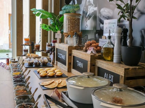 Daily buffet breakfast for a fee
