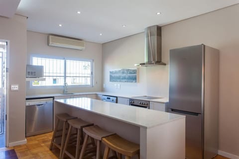 Stovetop, electric kettle