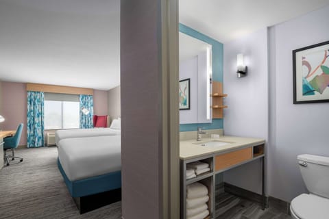 Hypo-allergenic bedding, in-room safe, iron/ironing board, free WiFi