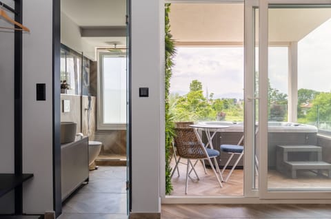 Blue Suite with Pool & Mountain Olympus View | Premium bedding, in-room safe, desk, laptop workspace