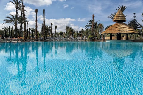 Indoor pool, 2 outdoor pools, pool umbrellas, sun loungers