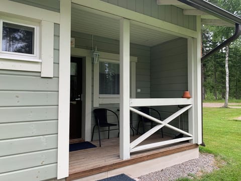 Tupa | Desk, free WiFi