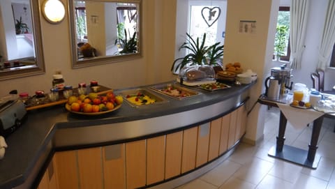 Daily buffet breakfast for a fee