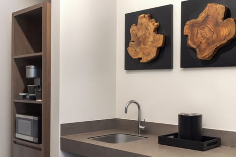 Junior Suite, Multiple Beds | Premium bedding, pillowtop beds, laptop workspace, iron/ironing board