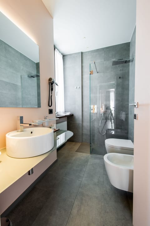 Shower, free toiletries, hair dryer, bathrobes