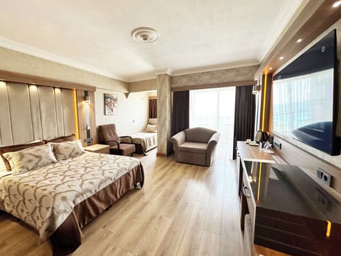 In-room safe, desk, soundproofing, free WiFi