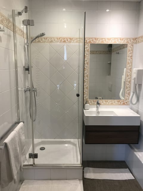 Standard Double or Twin Room | Premium bedding, desk, iron/ironing board, free cribs/infant beds