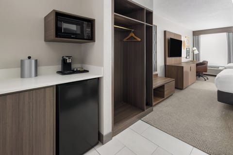 Premium bedding, pillowtop beds, desk, laptop workspace