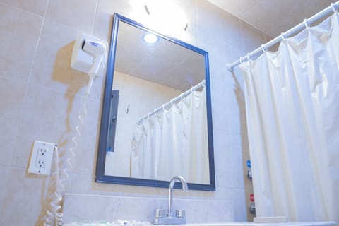 Standard Room, 1 Double Bed | Bathroom | Shower, free toiletries, hair dryer, towels