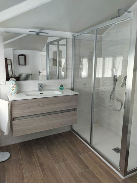 Suite, Private Bathroom, Lake View (Camere P.ssa Mafalda) | Room amenity