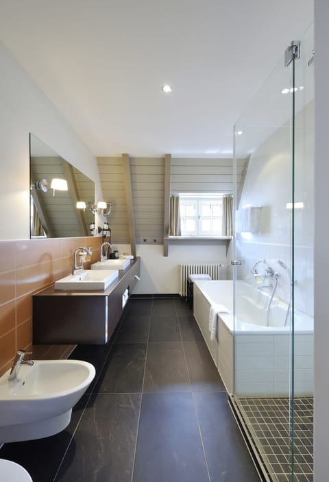 Duplex Suite with terrace sauna | Bathroom | Free toiletries, hair dryer, bathrobes, towels
