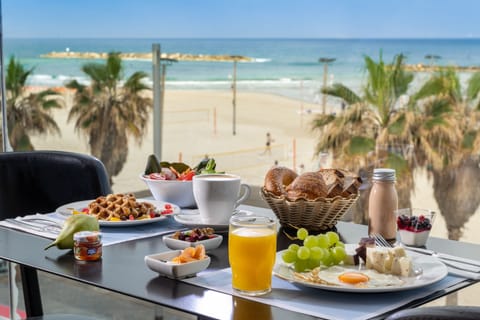 Daily full breakfast for a fee