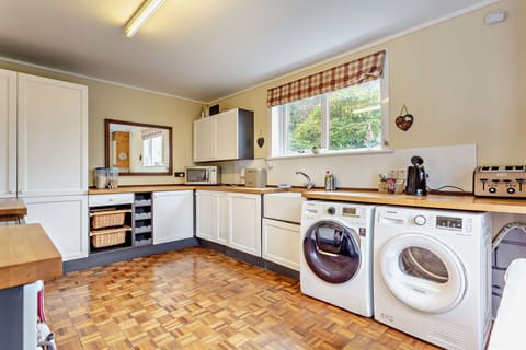 Luxury Cottage, Private Bathroom, Harbor View (Cottage) | Private kitchen