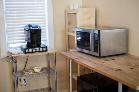 Deluxe Double Room, 1 King Bed with Sofa bed, Kitchenette (Coach House) | 1 bedroom, individually furnished, desk, iron/ironing board