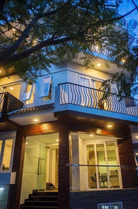 Front of property - evening/night