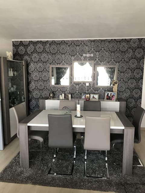 Apartment, 1 Bedroom | In-room dining