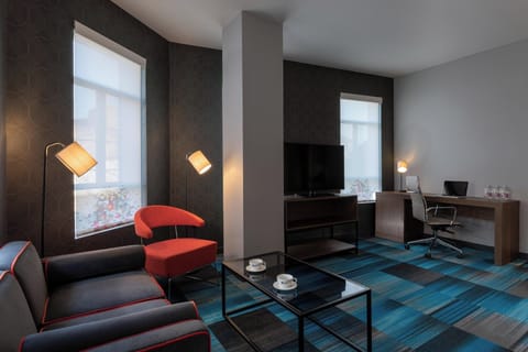 Urban, Studio, 2 Double Beds | Hypo-allergenic bedding, minibar, in-room safe, desk