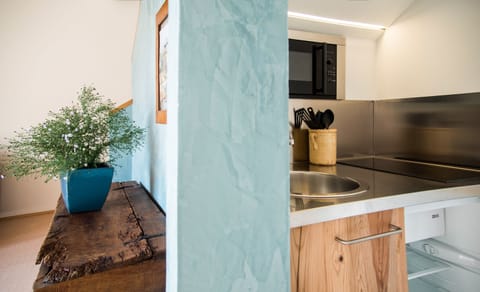 Coffee/tea maker, electric kettle