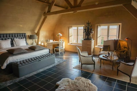 Luxury Suite, 1 King Bed | Premium bedding, pillowtop beds, in-room safe, desk