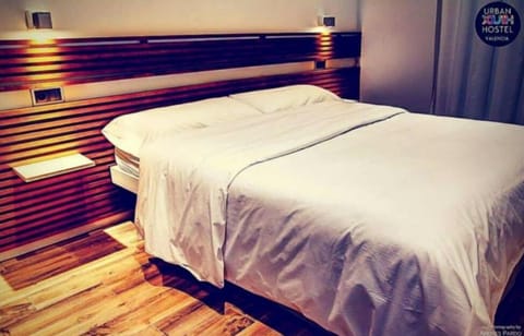 City Double Room | Soundproofing, iron/ironing board, free WiFi, bed sheets