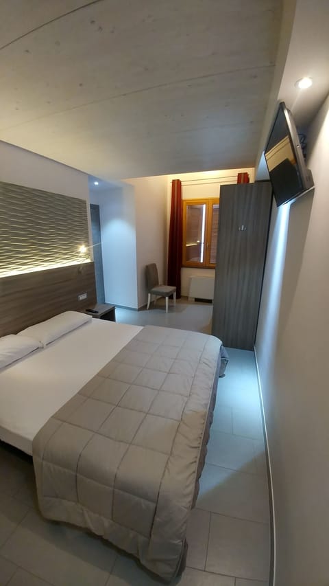 Junior Suite | Free minibar items, in-room safe, soundproofing, free WiFi