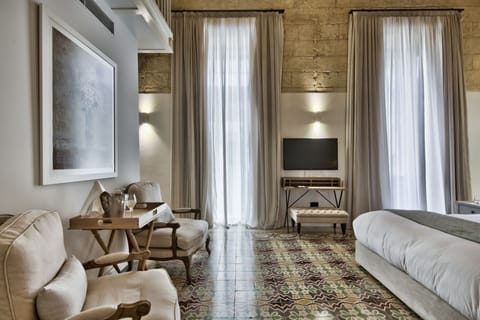 Grand Suite, 1 King Bed with Sofa bed | Premium bedding, minibar, in-room safe, desk