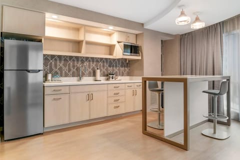 Suite, 1 Bedroom, Non Smoking, Kitchen (1 Bedroom) | Premium bedding, in-room safe, desk, laptop workspace