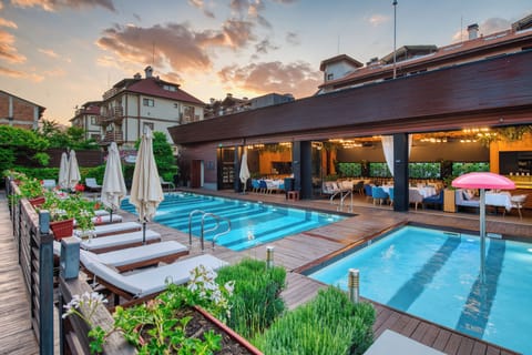 3 indoor pools, seasonal outdoor pool, lifeguards on site