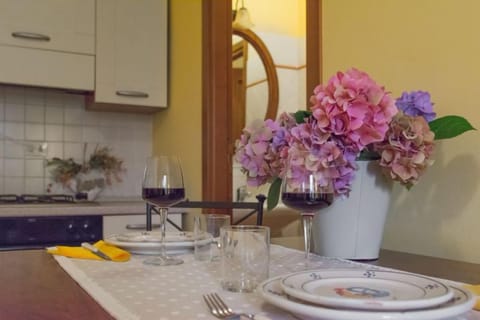 Apartment, 1 Bedroom | In-room dining