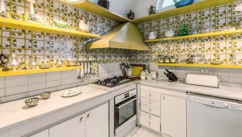 Villa, 4 Bedrooms | Private kitchen | Fridge, microwave, stovetop, dishwasher