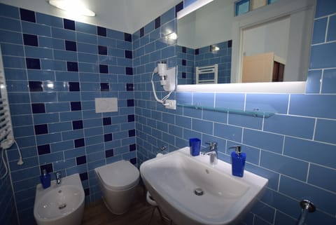 Standard Double or Twin Room, City View | Bathroom | Shower, free toiletries, hair dryer, bidet