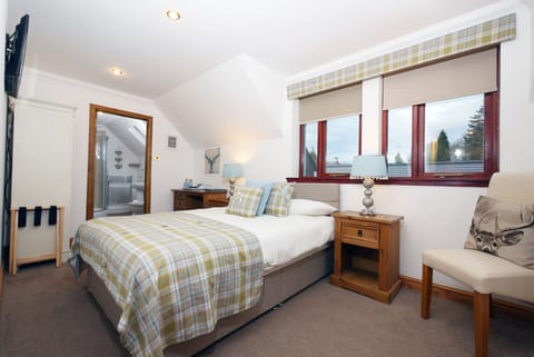 Deluxe Double Room | Individually decorated, individually furnished, desk, laptop workspace